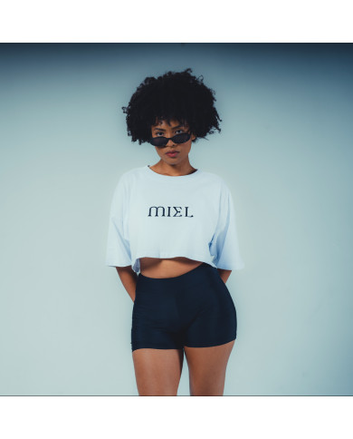 Crop Top MIEL Blanco - Colección Oficial x Bou Entertainment