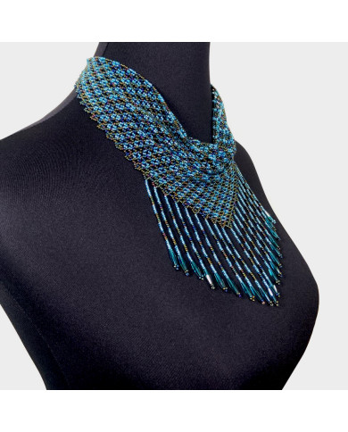 Collar Azul y zafiros verdes