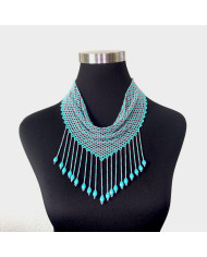 Collar Azul y zafiros verdes