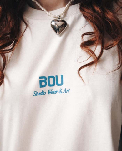 Camiseta “Ecuatorianos” – BOU (Nácar)