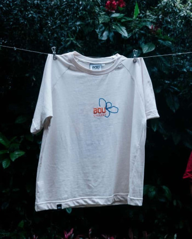 Camiseta “Guardián Ancestral” – BOU (Nácar)