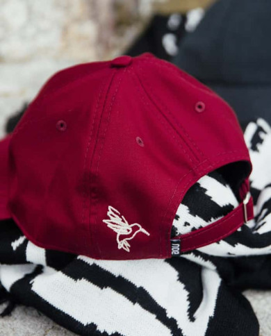 Gorra “Raíz” – BOU (Vino)